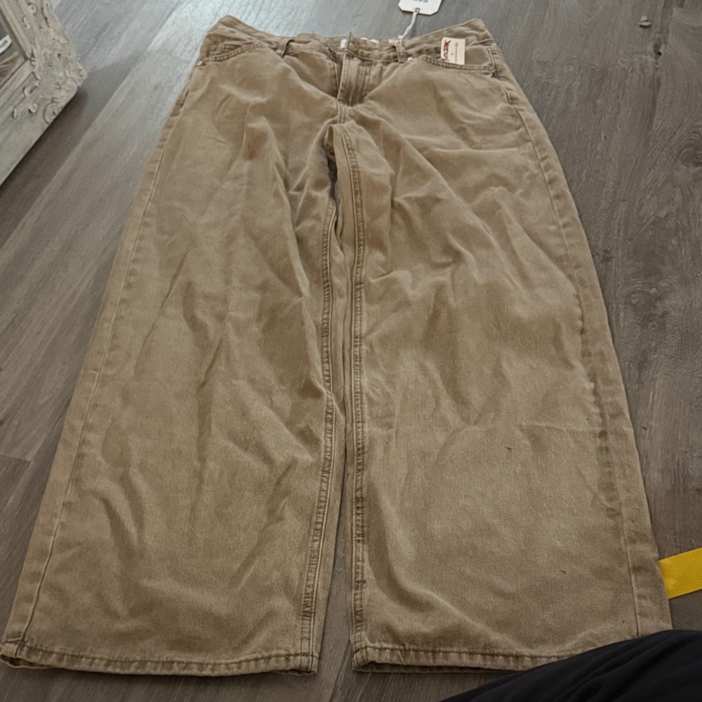 Women’s wide leg pants